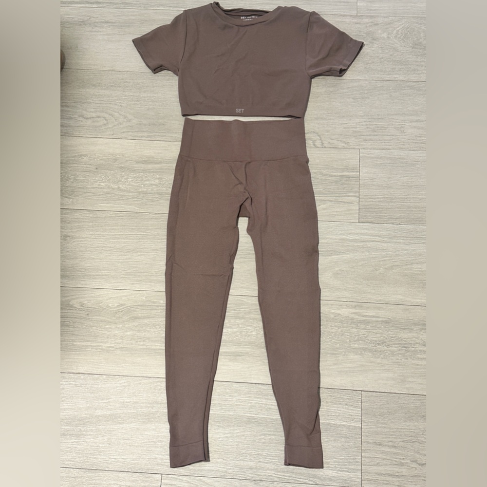 SET ACTIVE/ TOP(L) + LEGGINGS (M)/COLOR: MOCHA